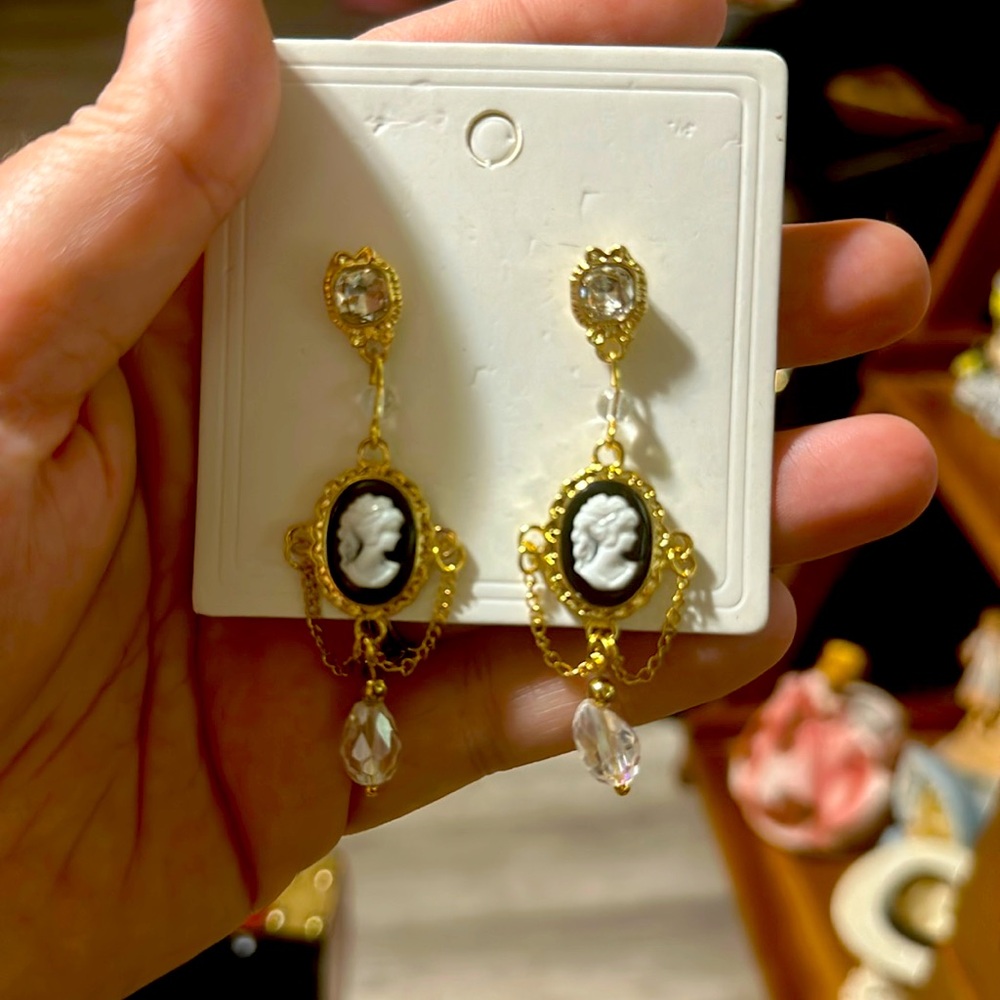 Faux Cameo Dangle Earrings New